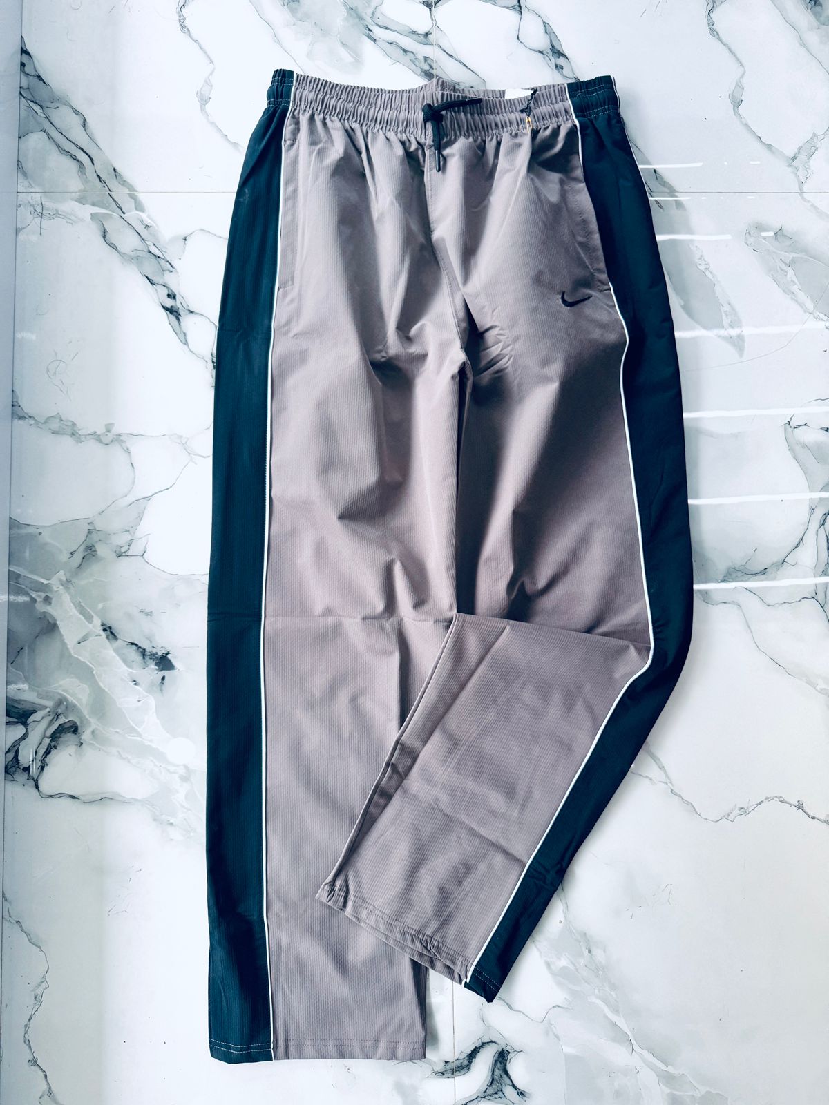 Nike Grey Premium Training Track Pants with Black Side Panels – Sports Joggers for Men